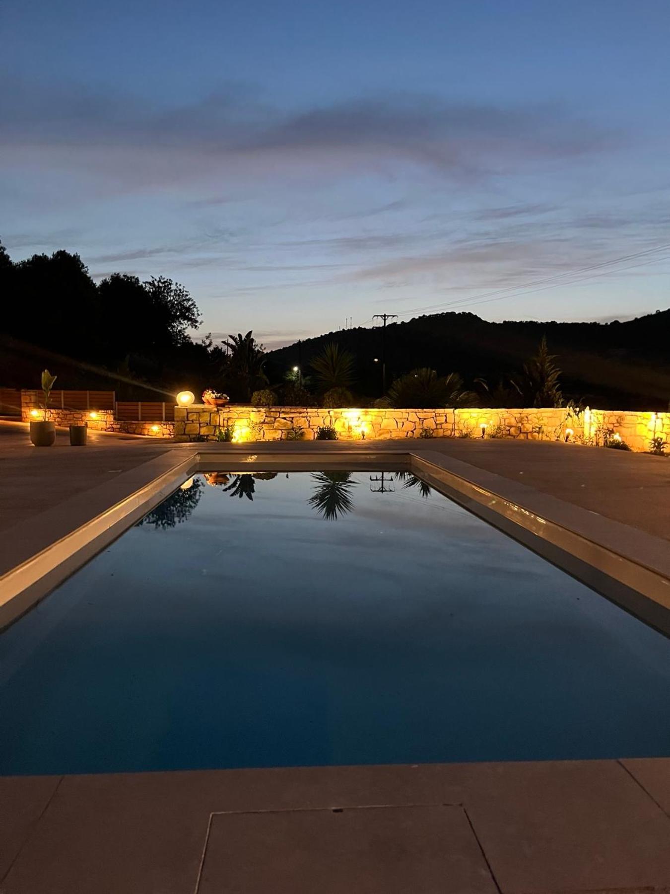 Villa Leondis Melidhónion エクステリア 写真